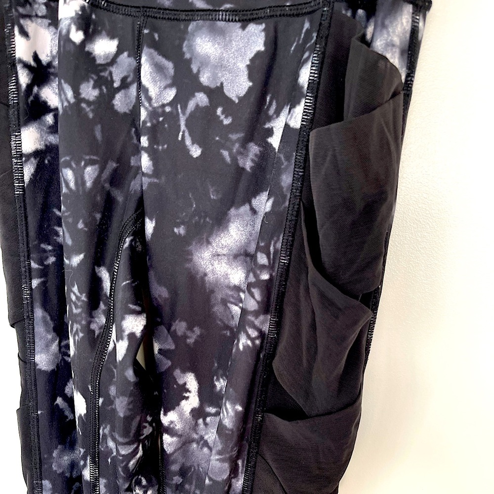 Lululemon High-Waist Tie Die Leggings with Mesh - Picture 3 of 5